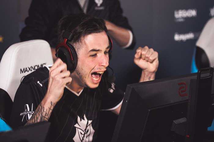 敌依旧自信 敌依旧自信