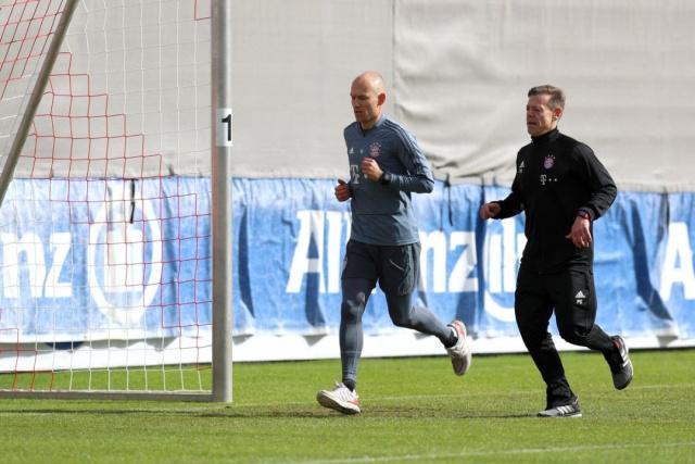 而两位中国 而两位中国