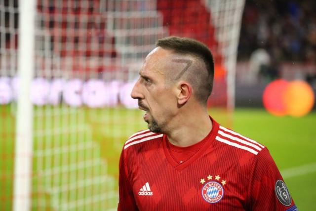 民走进球场 民走进球场